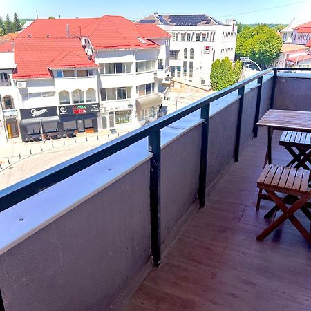 Old Town View- Ultracentral Apartment Targoviste Eksteriør billede