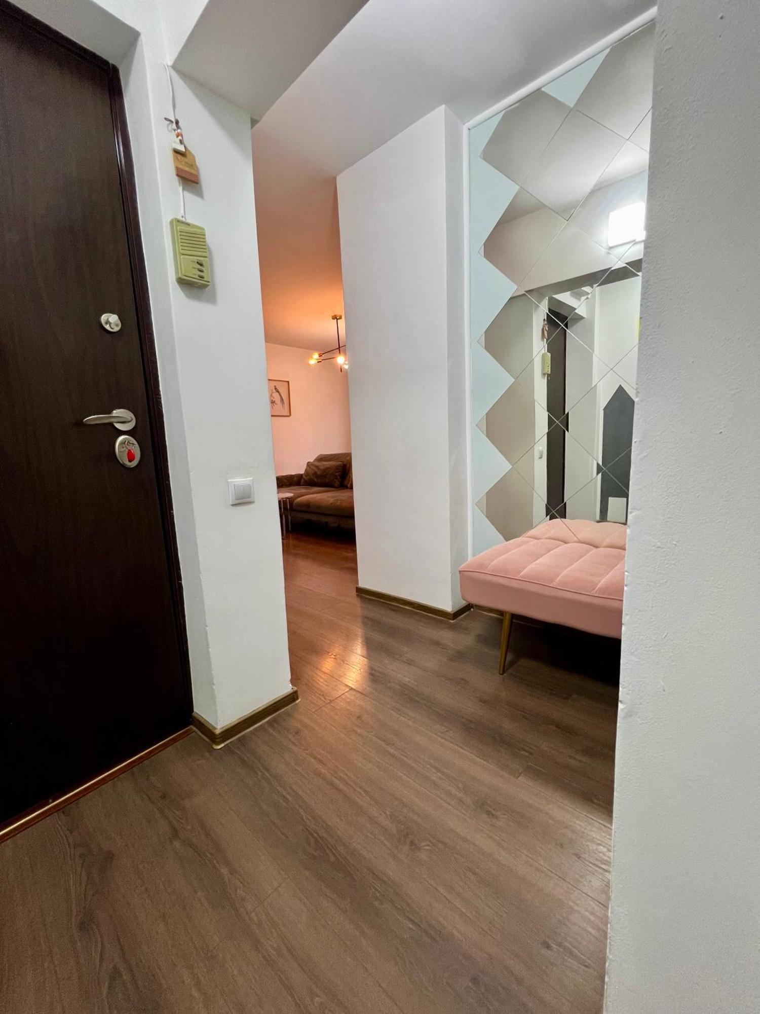 Old Town View- Ultracentral Apartment Targoviste Eksteriør billede